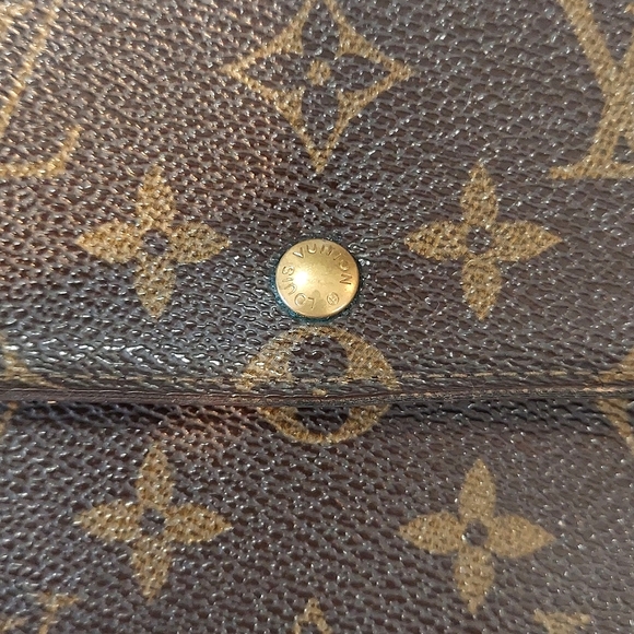 Louis Vuitton Long Wallet - Picture 10 of 12